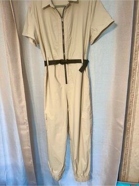Chicme Beige Utility Short-Sleeve Jumpsuit with Belt XL